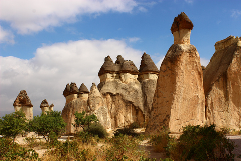 Från Istanbul: Kappadokiens höjdpunker i 2 dagar med ballongFrån Istanbul: Cappadocia Highlights 2-dagars rundtur med ballong