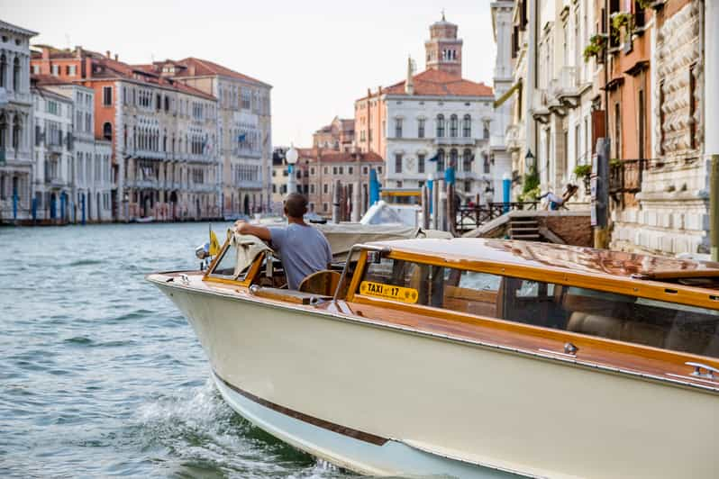 transfer-from-airport-to-hotel-in-venice-getyourguide