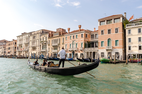 Venice: Private Gondola Ride Venice: Private Gondola Ride - Morning/Afternoon