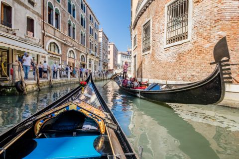 Venezia: Felles gondoltur over Canal Grande