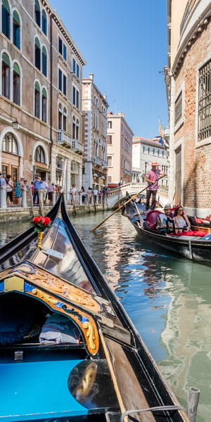 Venice Shared Gondola Ride Across The Grand Canal Getyourguide