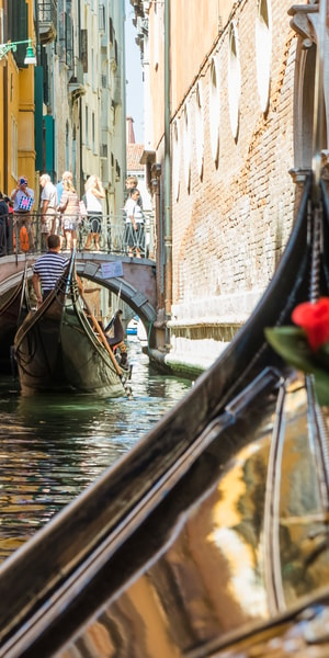 Venice Shared Gondola Ride Across The Grand Canal Getyourguide