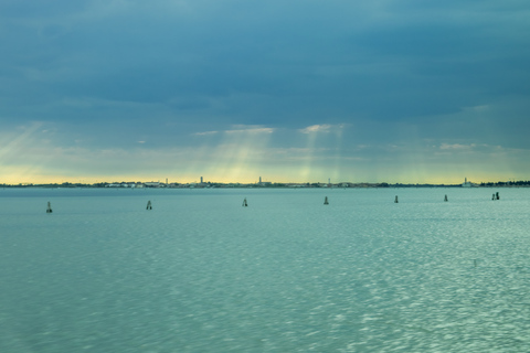 Venedig: Mit dem Wassertaxi von Santa Lucia ins Zentrum