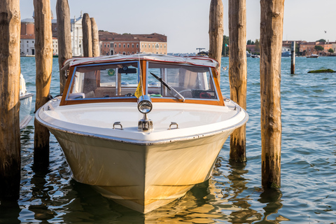 Venedig: Mit dem Wassertaxi von Santa Lucia ins Zentrum