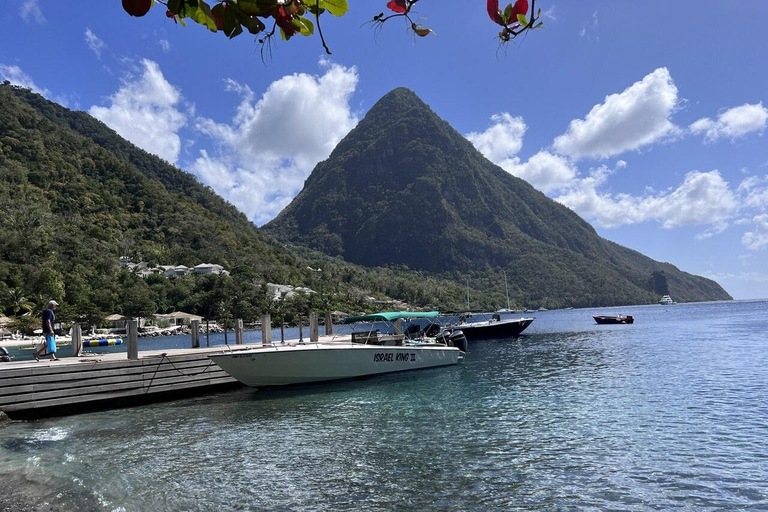 St. Lucia: Private Bootstour nach SoufriereHalbtags 25&#039; Schnellboot &quot;Israel King&quot;