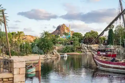 東京ディズニーランドまたはディズニーシーのドアツードアの乗り合い送迎