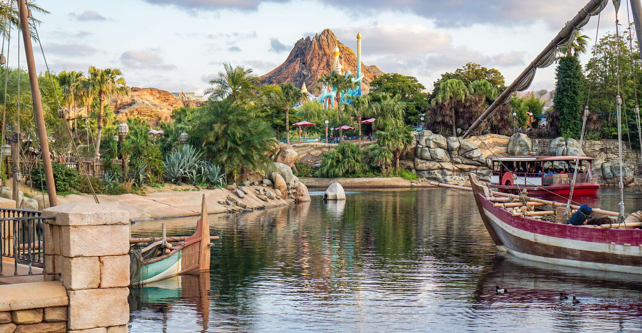 Tokyo Disneyland or DisneySea Ticket & Shared Transfer