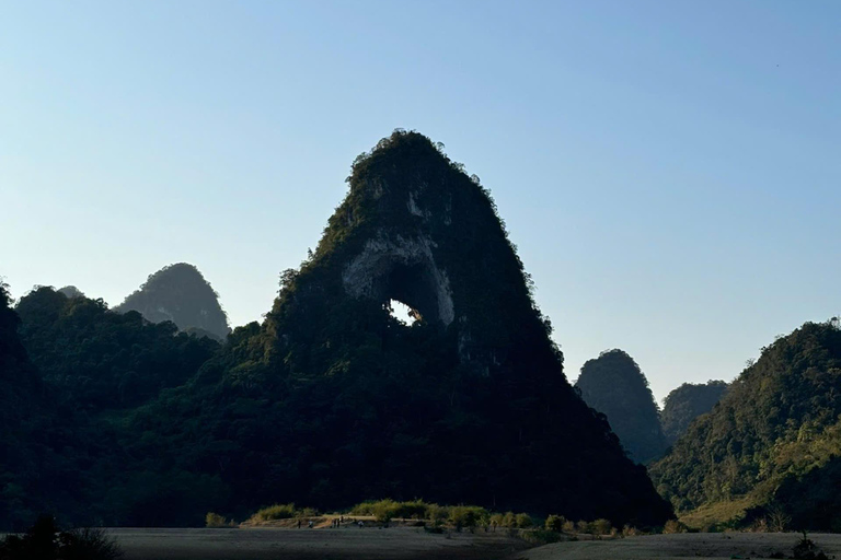 De Ha Noi: 2 dias de Trekking na Montanha do Olho de Anjo e de mota