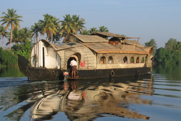 Kochi: Private Backwater Houseboat Dagcruise met transfers