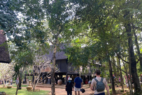 Chiang Rai: 2 Temples (White and Blue) + Black House Museum Meeting Point: Wat Phra Singh (Hotels Outside Pickup Area)