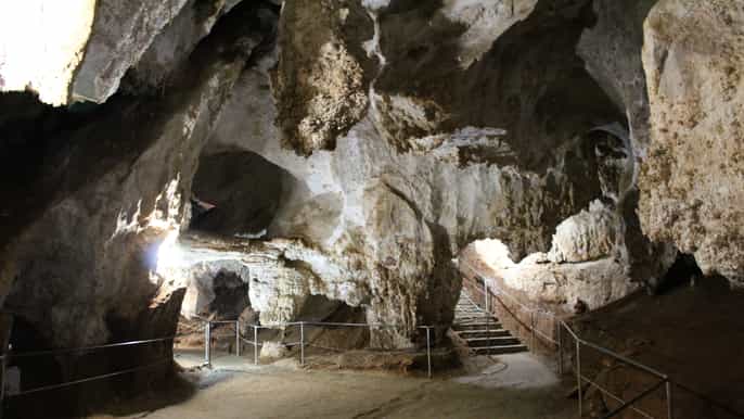 cagliari escursione alle grotte is zuddas
