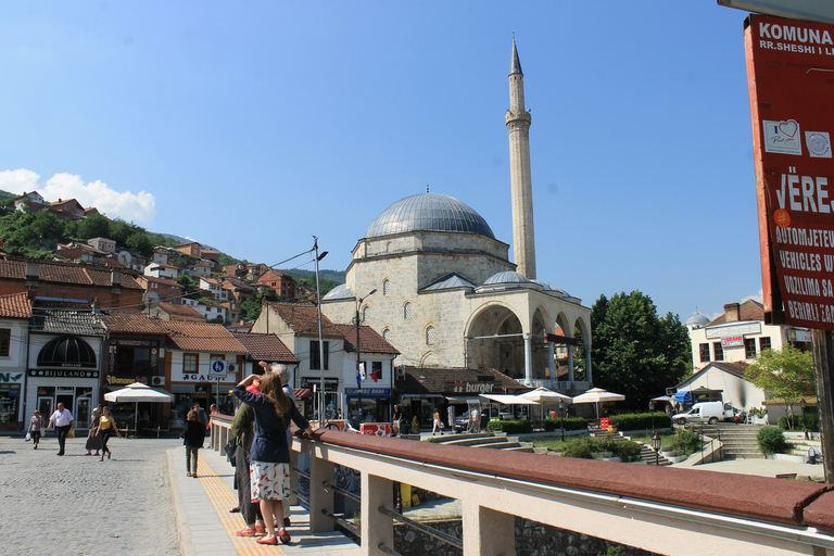 Da Skopje: Tour panoramico privato di Pristina e PrizrenPristina e Prizren: visita turistica privata da Skopje