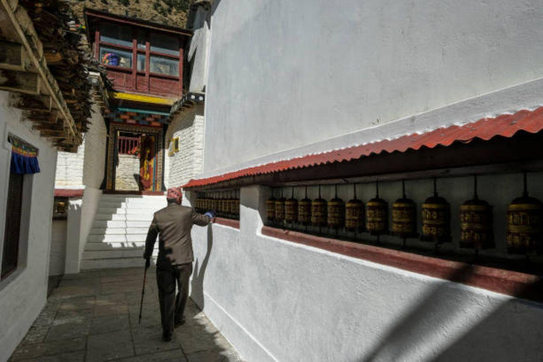 Pokhara: Monastery and Tibetan Culture Walking Tour