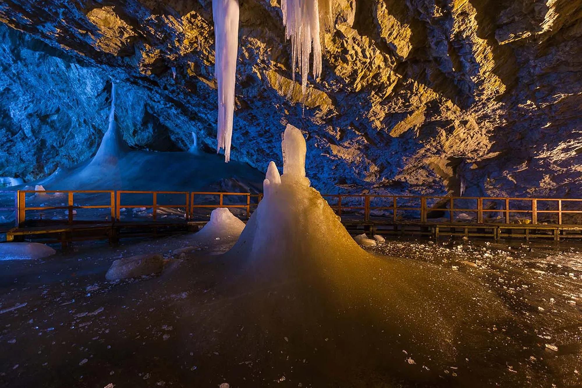 Scarisoara - die größte Eishöhle der Welt: eintägige Tour ab Oradea