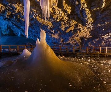Scarisoara-World greatest Ice cave: one day tour from Oradea