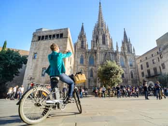 Barcelona: Gourmet Wein- & Tapas-Tour mit dem E-Bike Barcelona: Gourmet Wein- & Tapas-Tour mit dem E-Bike