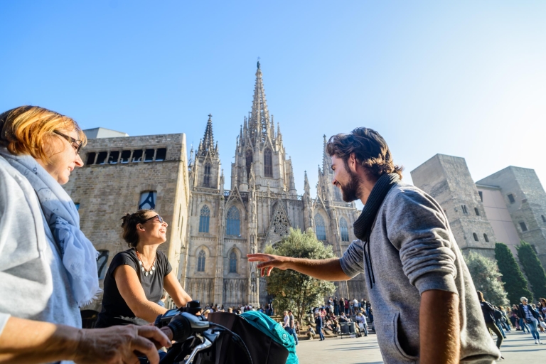 Barcelona: tour en bicicleta eléctrica con tapas y vinoBarcelona: tour en bicicleta eléctrica, bodega y tapas
