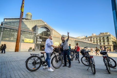 Barcelone : visite en vélo électrique avec vin et tapasBarcelone : cave à vin et visite en vélo électrique