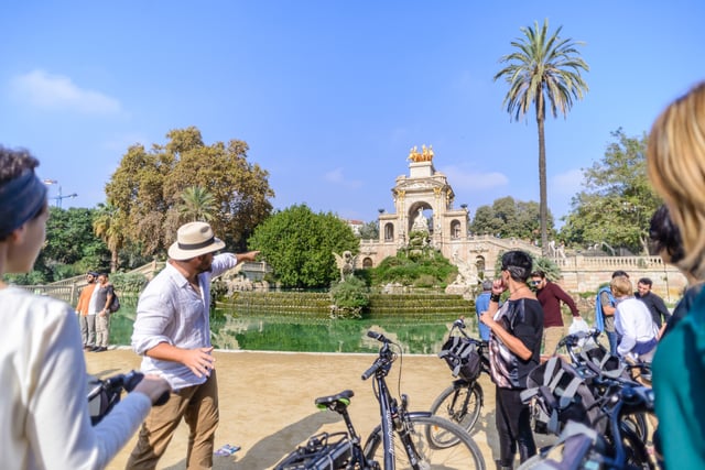 Tour in bicicletta elettrica di Barcellona con la Sagrada Familia