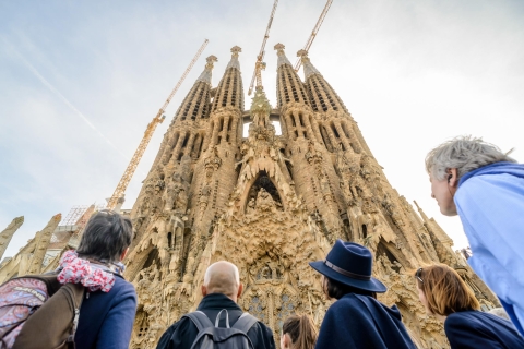 Barcelone : visite guidée de la Sagrada Família avec la tourVisite privée