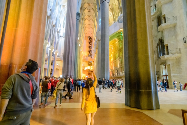Barcelona: zwiedzanie Sagrada Familia i wstęp na wieżęWycieczka prywatna
