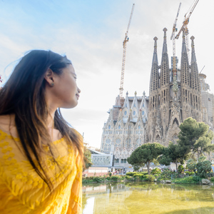 Barcelona: Sagrada Familia Tour & Optional Tower Visit