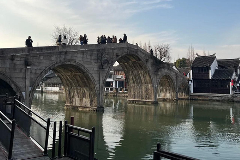 Shanghai: ZhuJiaJiao Water Town Private Tour with Shopping Shanghai: ZhuJiaJiao Water Town Private Tour with Pickup