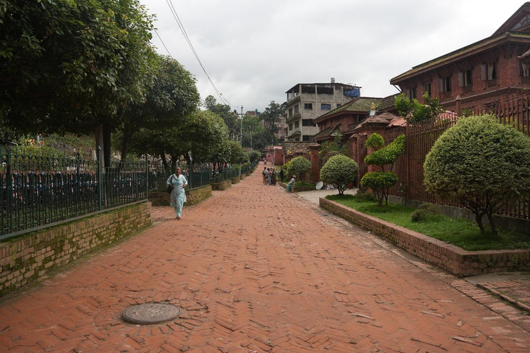 Kathmandu: Nagarkot Sunset Tour with Himalayan Views Kathmandu: Nagarkot and Bhaktapur Durbar Square with dinner