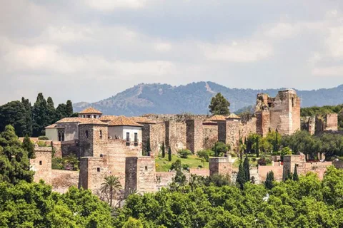 Alcazaba en Gibralfaro privétour. Sla de rij over
