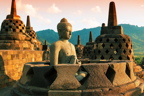 Yogyakarta: Świątynie Borobudur i Prambanan - wycieczka z przewodnikiem