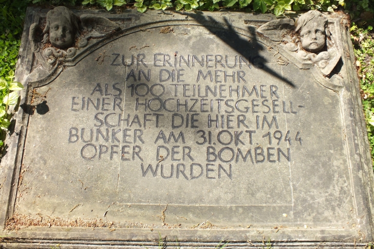 Kolonia: wycieczka z przewodnikiem po cmentarzu w MelatenOprowadzanie po cmentarzu Melaten w języku niemieckim