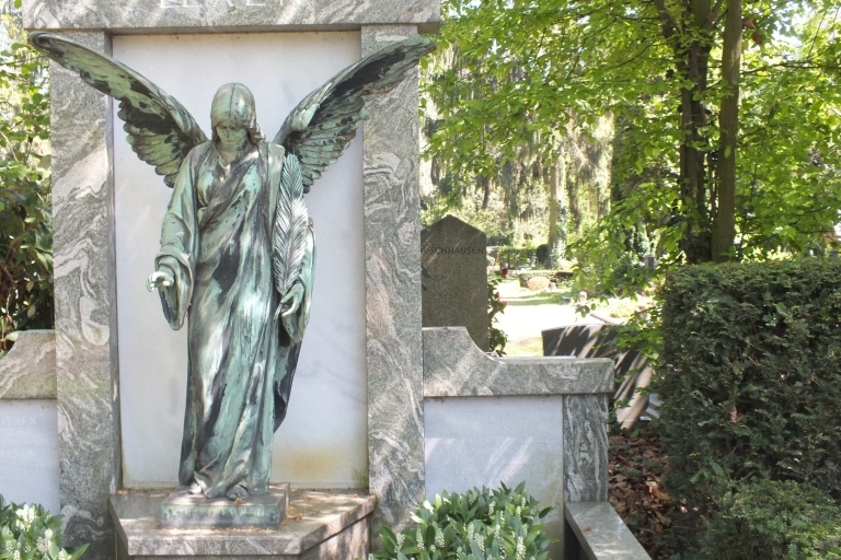 Kolonia: wycieczka z przewodnikiem po cmentarzu w MelatenOprowadzanie po cmentarzu Melaten w języku niemieckim