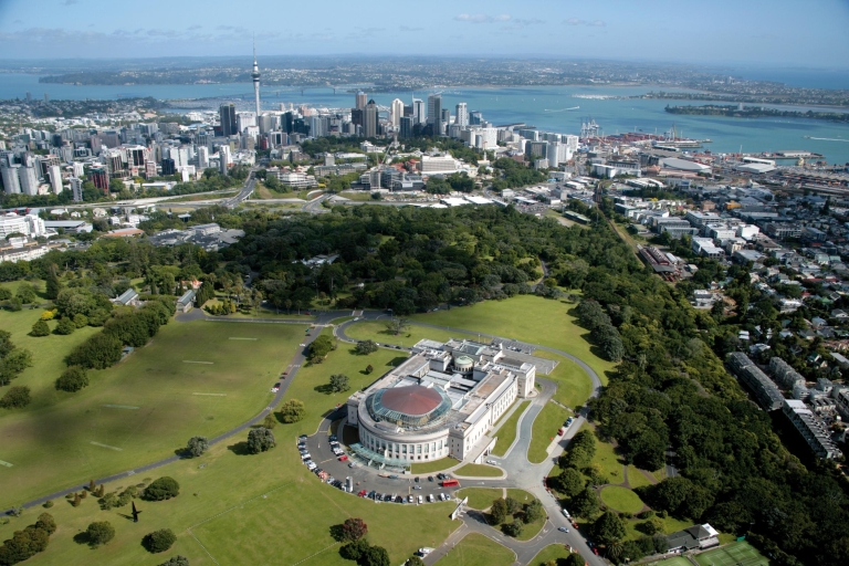 Entrada al museo conmemorativo de la guerra de Auckland