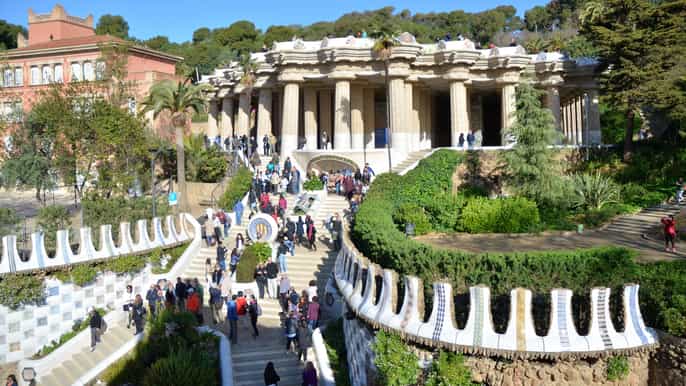 barcelona fullday historical and gaudí highlights tour