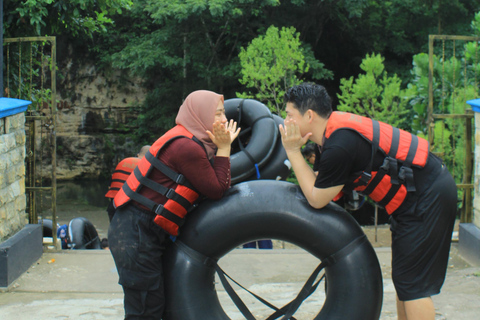Yogyakarta: Pindul-Höhle, Tanding-Höhle und Oyo-Fluss-TourYogyakarta: Pindul-Höhle &amp; Oyo-Fluss