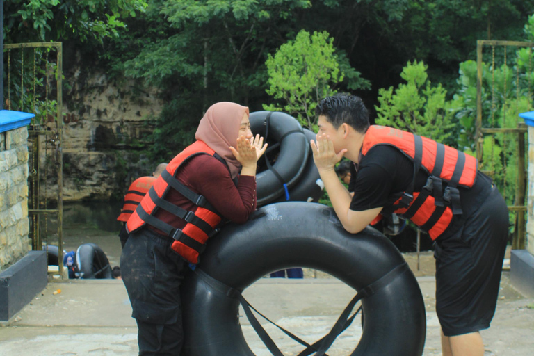 Yogyakarta: Pindul-Höhle, Tanding-Höhle und Oyo-Fluss-TourYogyakarta: Pindul-Höhle &amp; Oyo-Fluss