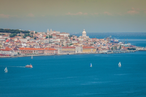 Lissabon: hop on, hop off-busticket voor 48 uur en riviercruiseRiviercruise, Belém en Castelo