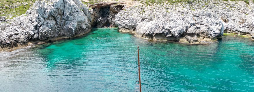 Palerme Est : excursion en bateau entre grottes et paysages à couper le souffle