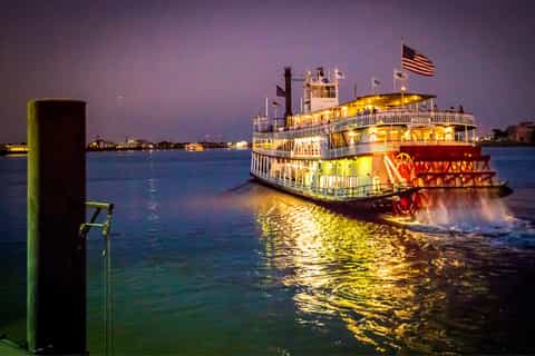 Nova Orleans: Cruzeiro Noturno com Jazz em Barco a Vapor