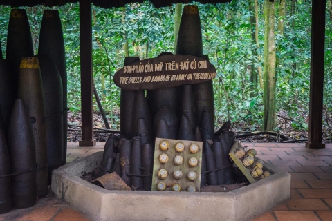 Hô-Chi-Minh-Ville : musée de la guerre et tunnels de Cu ChiVisite en petit groupe du musée des vestiges de la guerre et des tunnels de Cu Chi