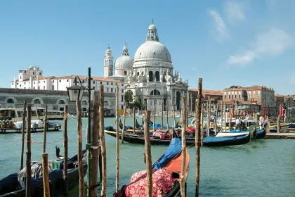 Ab Pula: Bootsfahrt nach Venedig mit Tages/One-Way-Option