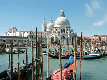 From Pula: Venice Boat Trip with Day or One-Way Option