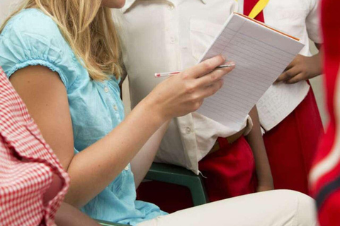 Zanzíbar: visita a una escuela local con participación en claseZanzíbar: tour por una escuela local con participación en clase