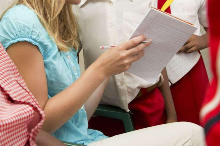 Zanzíbar: visita a una escuela local con participación en claseZanzíbar: tour por una escuela local con participación en clase