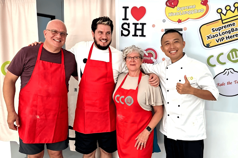 Shanghai: Xiaolongbao Making & Culinary Experience Package B1: Xiaolongbao + Kung Pao Chicken（Groups of 3+）