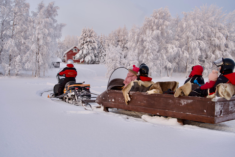 Rovaniemi: Pesca sul ghiaccio e tour in motoslitta con spuntiniGuida in solitaria