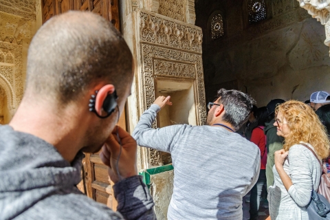 Van Sevilla: Alhambra-paleis en Albaycin-tourVan Sevilla: Alhambra Palace gedeelde groepsreis