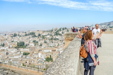 Van Sevilla: Alhambra-paleis en Albaycin-tourAlhambra en Albaycin: privégroepstour