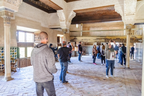 Z Sewilli: Pałac Alhambra i wycieczka po AlbaycinPrywatna wycieczka grupowa po Alhambrze i Albayzín