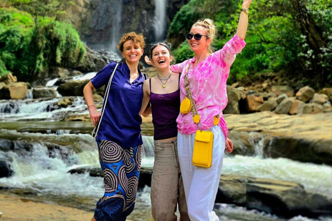 Ella: Sigiriya Transfer via Ambuluwawa & Twin Falls Ella: Sigiriya Transfer via Ambuluwawa & Twin Falls